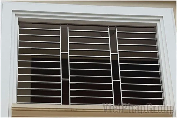 Khung cửa sổ inox bóng đẹp, dễ vệ sinh
