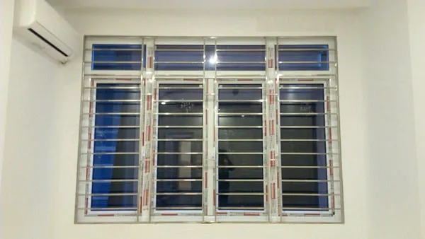 Chấn song cửa sổ inox đan ngang dọc đơn giản