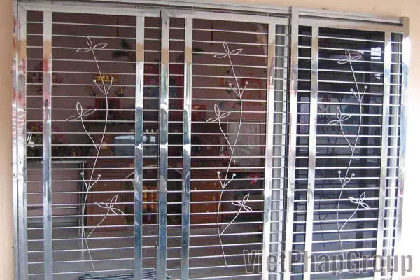 Sen cửa sổ inox họa tiết hoa lá cành nghệ thuật