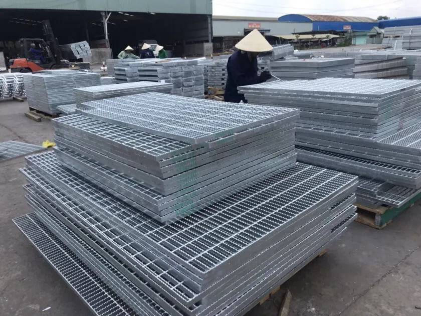Sàn thép grating mạ kẽm sáng bóng, chống ăn mòn hiệu quả