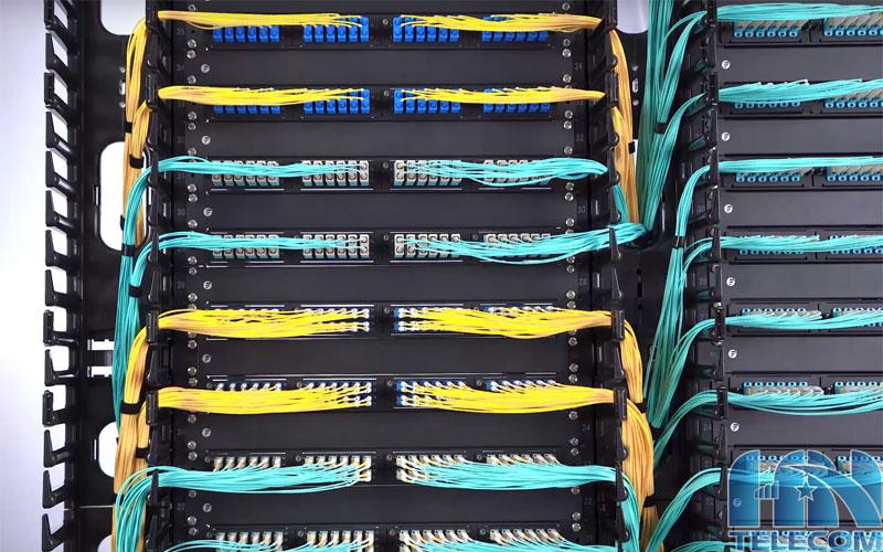 Các loại thanh quản lý cáp phổ biến được lắp đặt trong tủ rack hoặc hệ thống