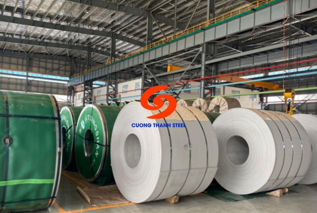 Thép Cuộn Cán Nóng: Thị Trường Cuối Năm Nóng Hay Lạnh? Phân Tích Chuyên Sâu 3 Các ứng dụng phổ biến của thép cuộn cán nóng trong xây dựng và sản xuất công nghiệp