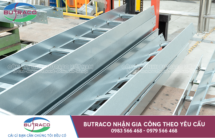 Ưu điểm nổi bật của máng cáp nhựa 200x100 về cách điện, chống ăn mòn và lắp đặt